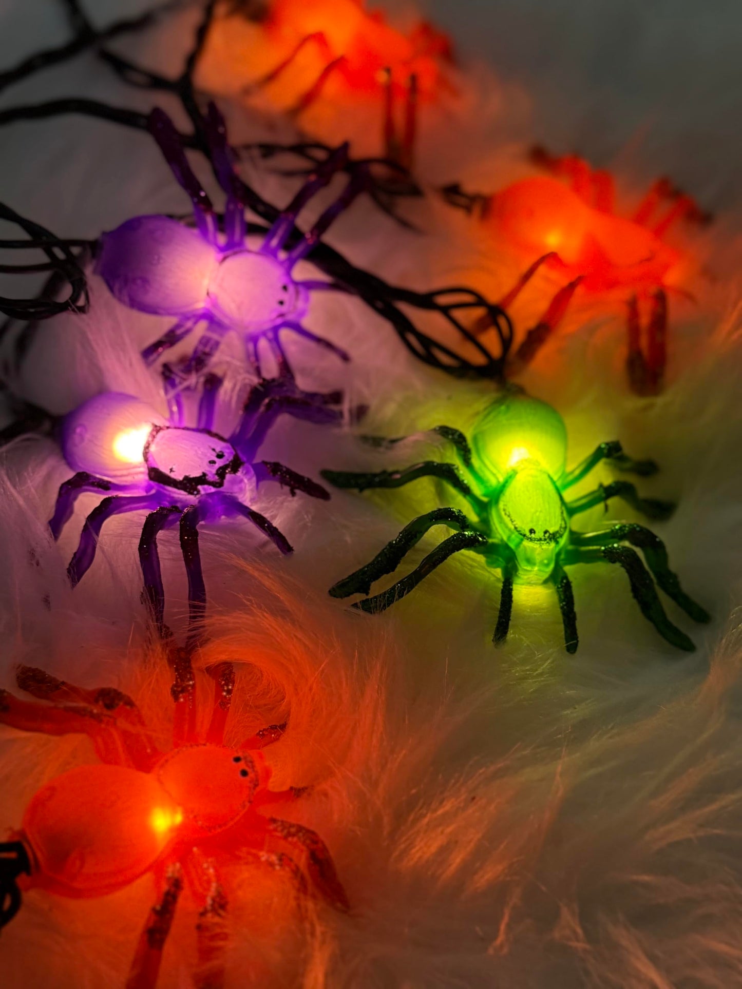 8.5Ft Halloween Spider String Lights Outdoor, Spider Hanging Light with 10 LED Spiders, Halloween Theme Fairy Lights for House Decoration Yard Patio Window Porch Indoor Party Decor