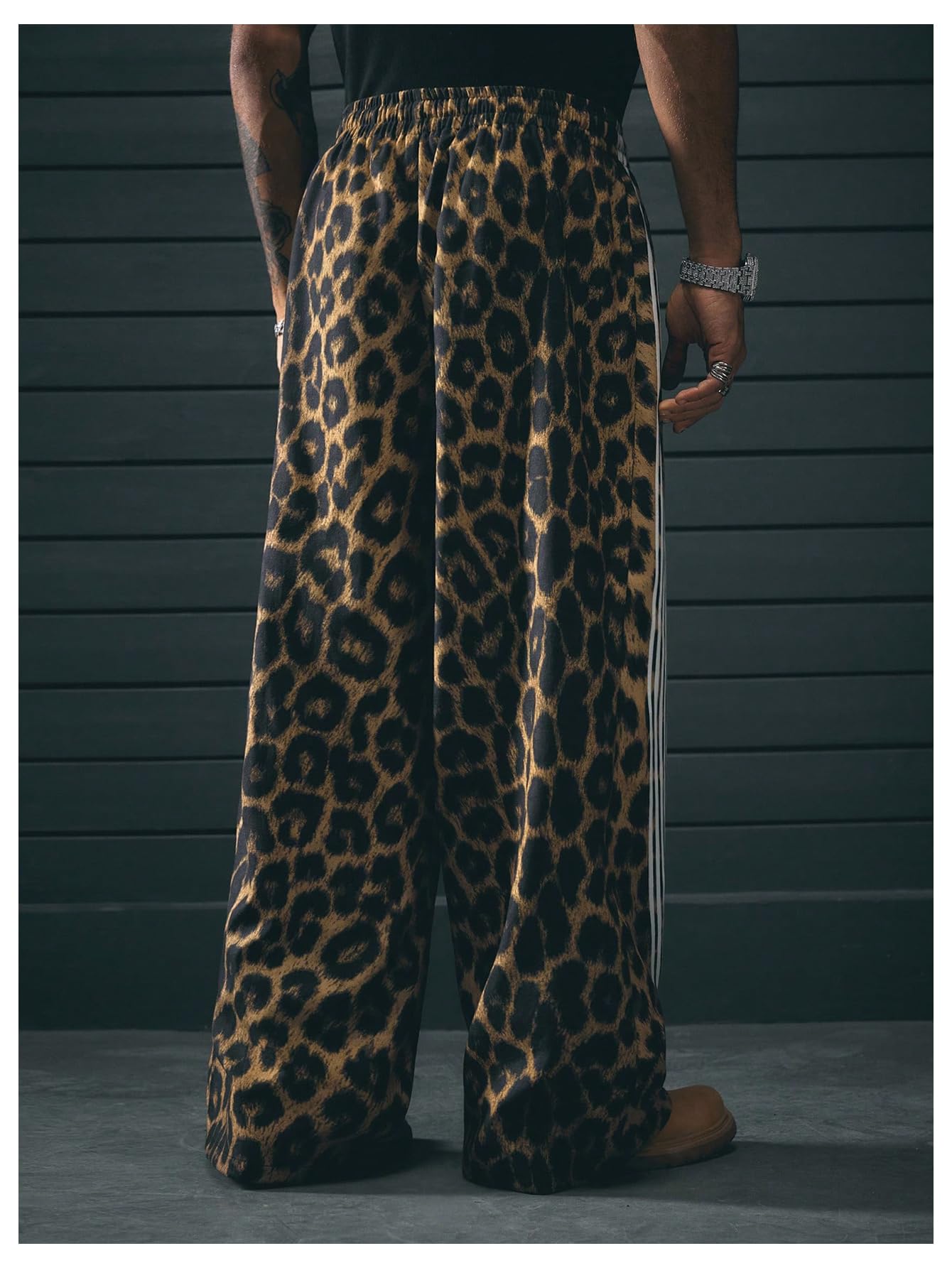 GORGLITTER Men's Cheetah Leopard Print Jeans Striped Baggy Sweatpants Wide Leg Drawstring Track Pants with Pockets Brown White Black Large