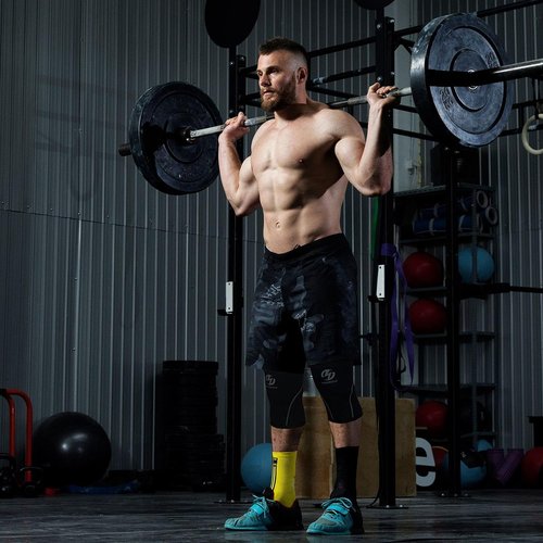 Knee Sleeves (1 Pair), 7mm Neoprene Compression Knee Braces, Great Support for Cross Training, Weightlifting, Powerlifting, Squats, Basketball and More (Black, Large)