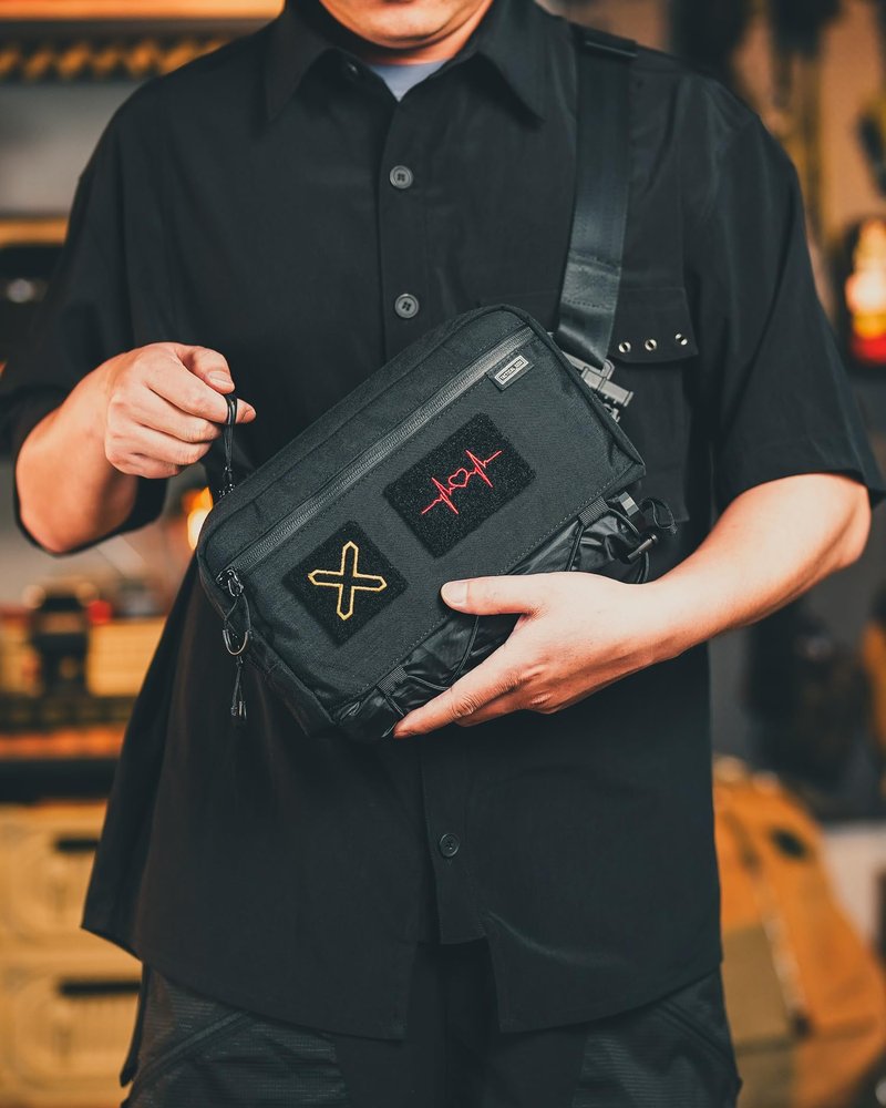 TACTICAL_GEEK Cache L4 EDC Sling Bag, Lightweight Crossbody Shoulder Bag, 2.9L High-Capacity Travel Chest Bag, Single Strap Bag for Casual Travel, Hiking, and Outdoor Sports (Black)
