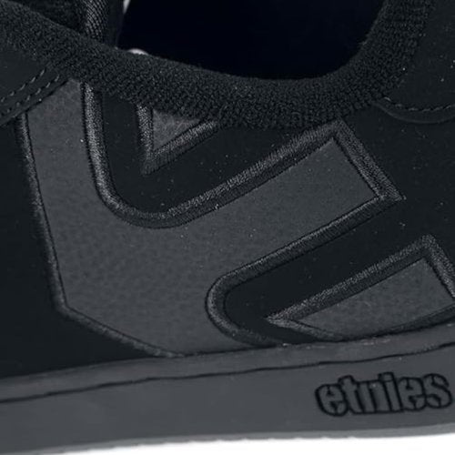Etnies Fader – Classic Skate Heritage Style with on-Trend Puffy Look, Reinforced Cupsole, Cushioned Fit, Everyday Sneakers - Black Dirty Wash - 6.5