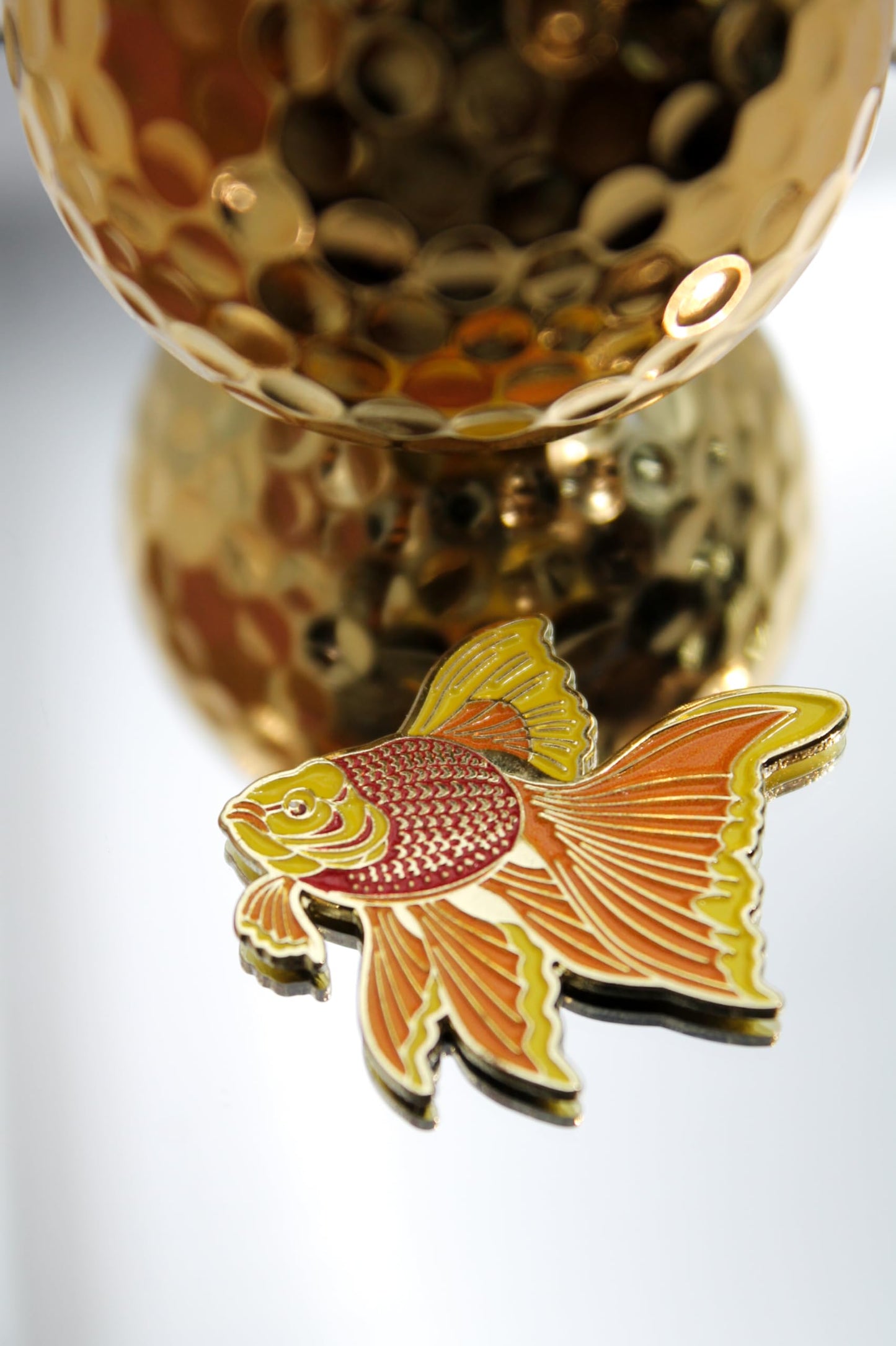 MULLIGAN HOOLIGAN Gold Fish Golf Ball Marker + Magnetic Hat Clip, Funny and Unique Golf Gifts, Premium Quality, The Perfect for Your Favorite Golfer, Golf Accessories for Any Occasions