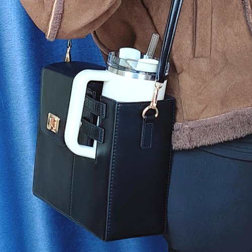 YFYIC Outdoor Portable Crossbody Water Cup Storage Bag, Leather Water Bottle Holder with Adjustable Shoulder Strap, Black Water Bottle Carrier Bag with Storage Pocket for Women (Black)