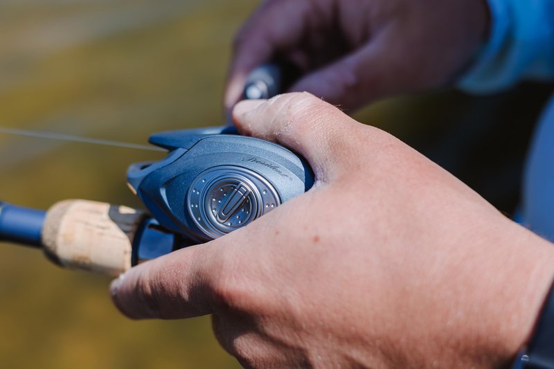 Pflueger President Baitcast Low Profile Reel, Freshwater Fishing Reel, Right Handle Position, Graphite Construction, Multi Disc Star Drag System