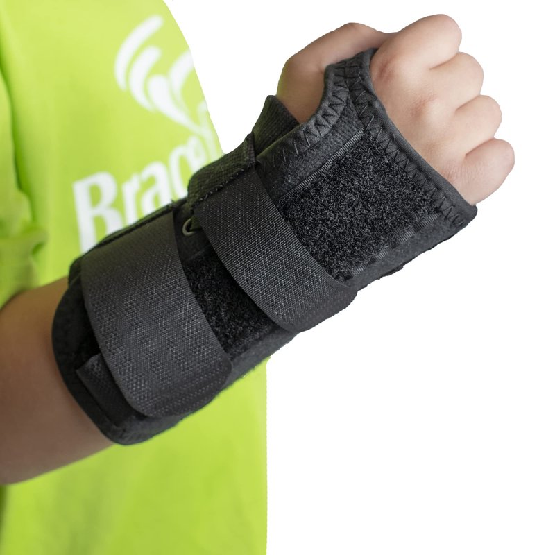Brace Direct Kids Lace-Up Wrist Brace for Sprains Strains Carpal Tunnel De Quervain's - Pediatric Support Splint for Youth Injury Recovery - Ages 18M-7Y - RIGHT WRIST (Circumference 4-5.5")