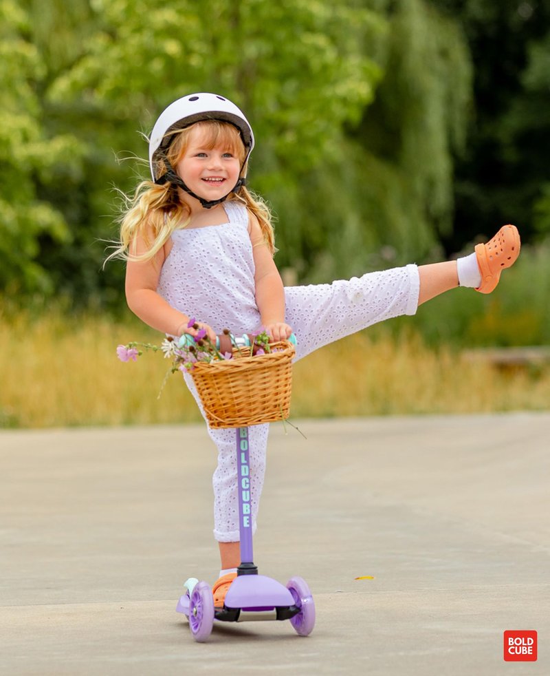 BOLDCUBE Teeny | 3 Wheel Scooter for Kids & Toddlers Ages 3-6 Years | Flashing Wheels | Height Adjustable 53 to 70 cm | My First Scooter