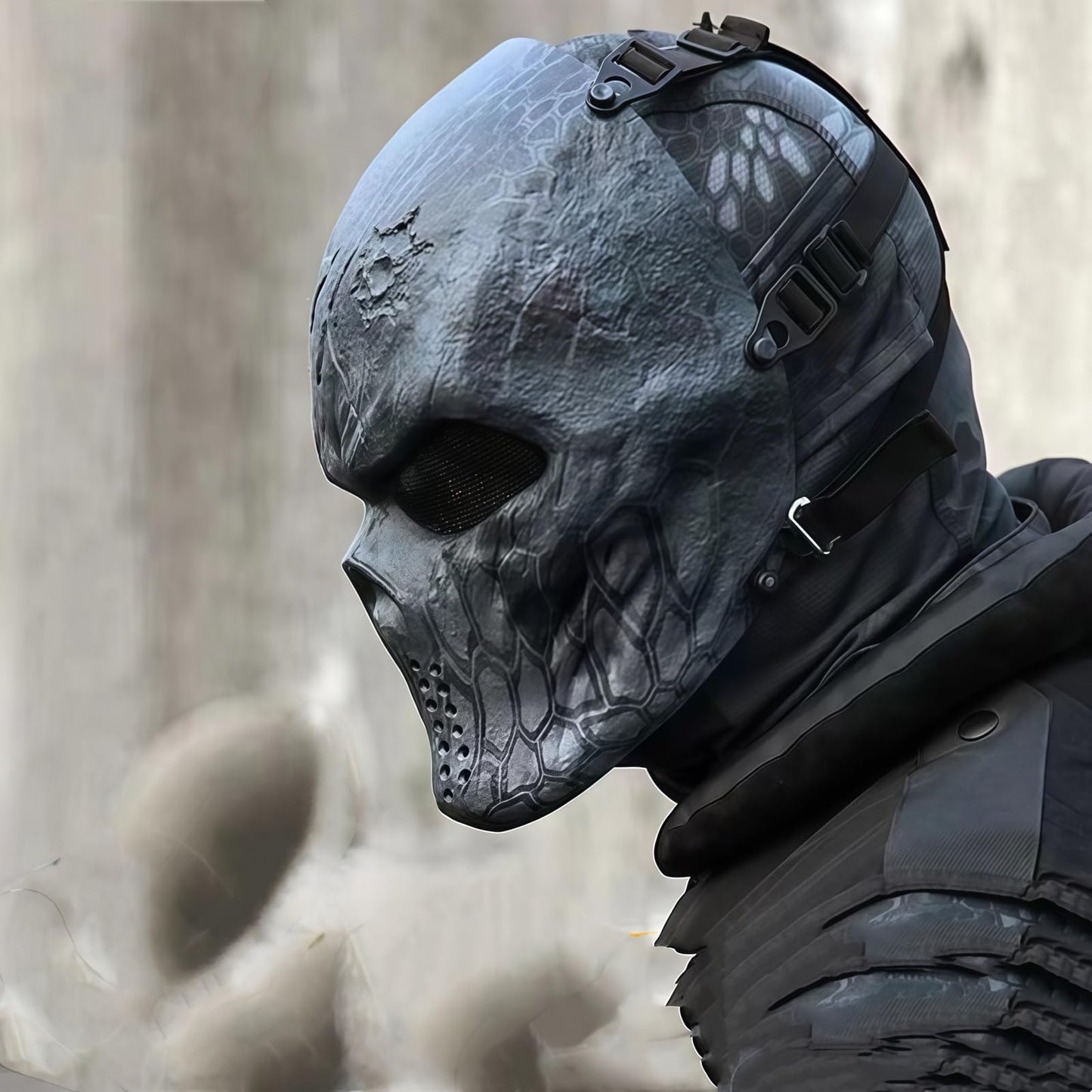 Scary Halloween Ghost Mask - Tactical Mask Skeleton with Metal Mesh Eye Protection ， Rave Adult Entire Head Realistic Latex Helmet,for Halloween Airsoft CS Game Cosplay and Masquerade (Black Skull)