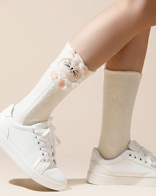Heated Socks for Kids and Women - Boys and Girls Cute Electric Heating Socks,Upgraded 4000mAh Battery Pack (Not Ski Socks) (White for Women Adult, S/M)