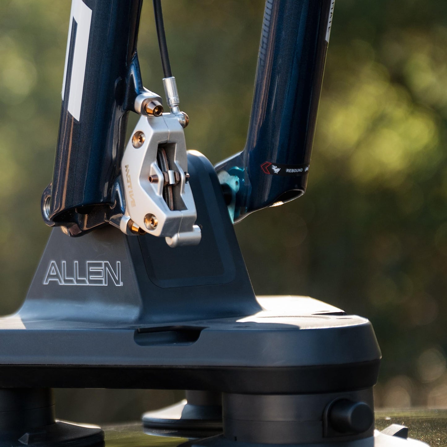 Allen Smart Suction® GO: Compact 1-Bike Rack, Model SB-05