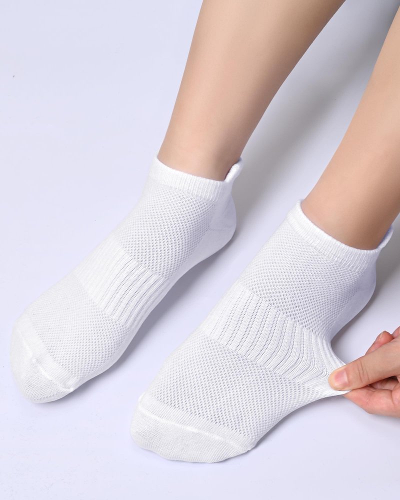 CHANCALCAL 10 Pairs Kids Socks for Boys Girls Ankle Athletic Low Cut Socks Half Cushioned Crew Cotton No Show Socks 10-12 Years White