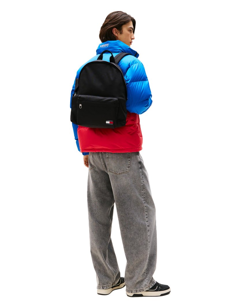 Tommy Jeans Mens Essential Daily Dome Backpack, BLACK One Size