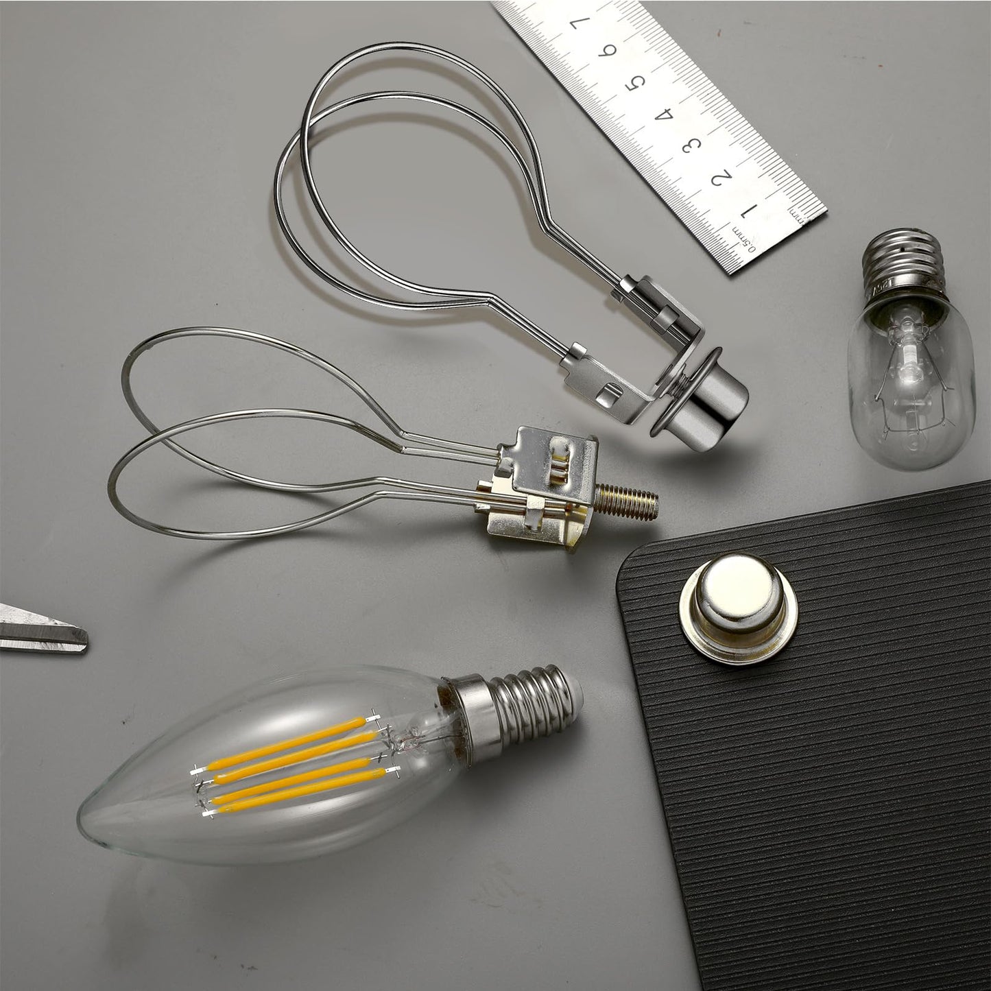 Honoson 4 Pcs Bulb Lamp Shade Light Bulb Clip Adapter Includes Finial and Lampshade Levellers for Replacement (Silver)