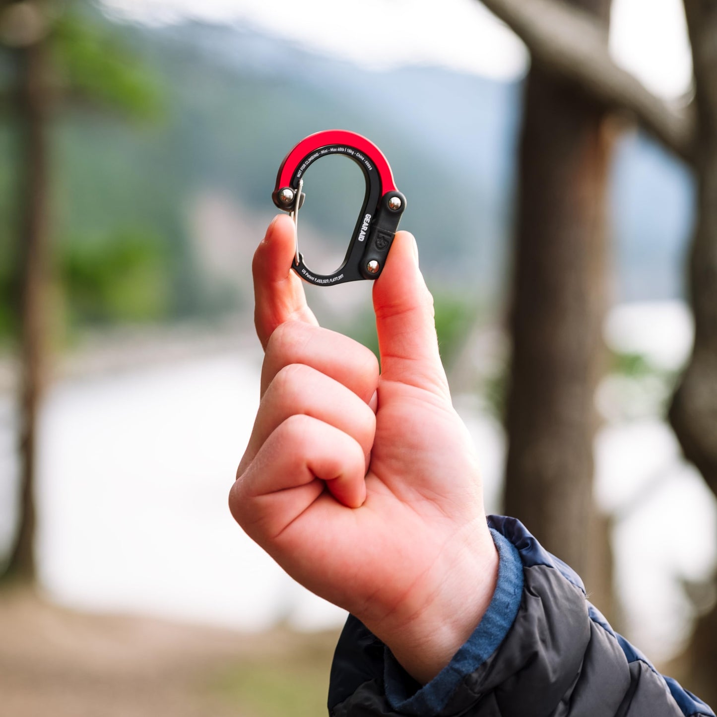 GEAR AID HEROCLIP Carabiner Clip and Hook (Mini) for Travel, Luggage, and Small Bags, Black and Red, 1 Pack