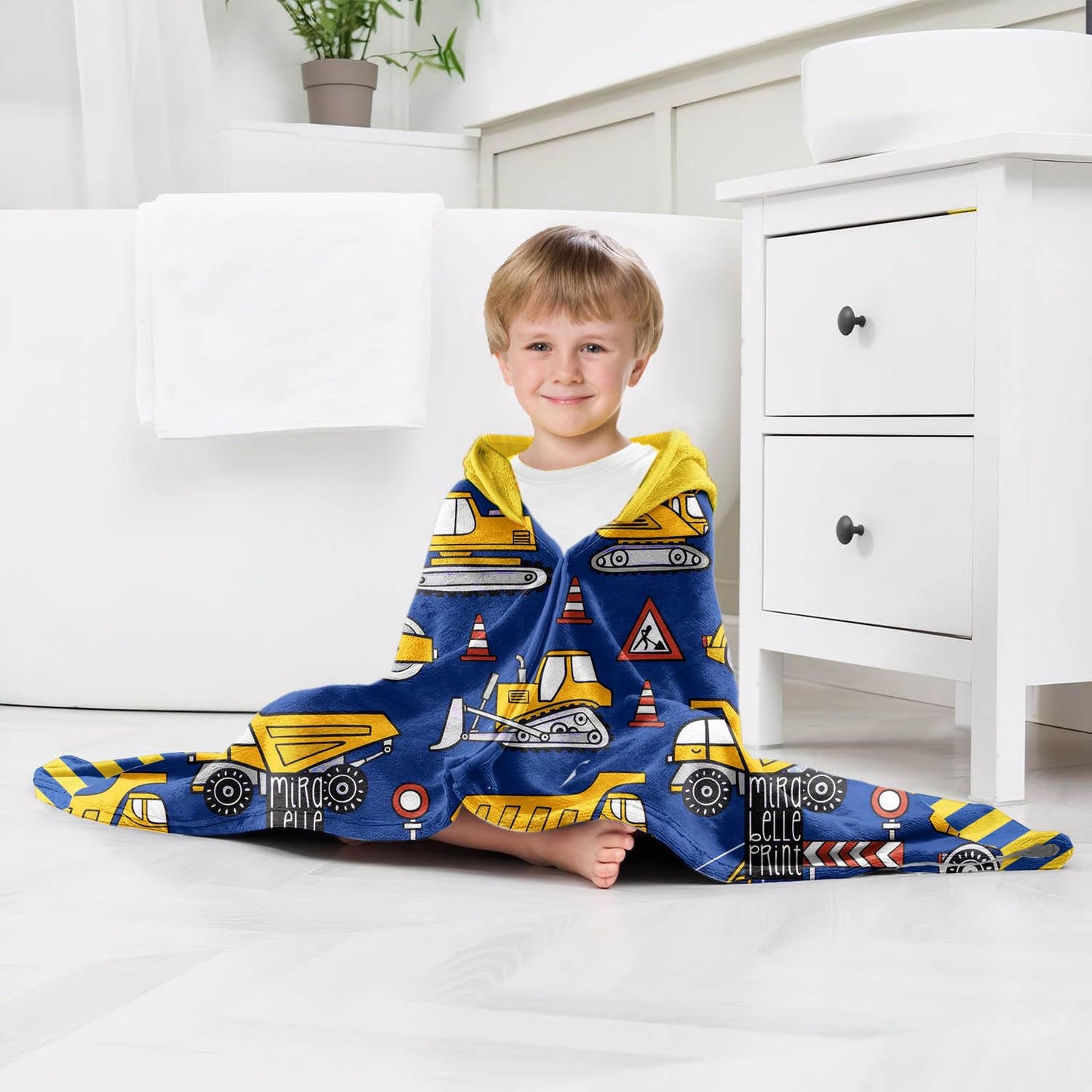 Boys Car Beach Towel with Hoodie for Kids Toddlers Age 4-8, Engineering Vehicle Bath Towels Shower Wrap for Boys, Hooded Poncho Beach Blanket for Pool Swimming Cute Wearable Bath Towel for Child