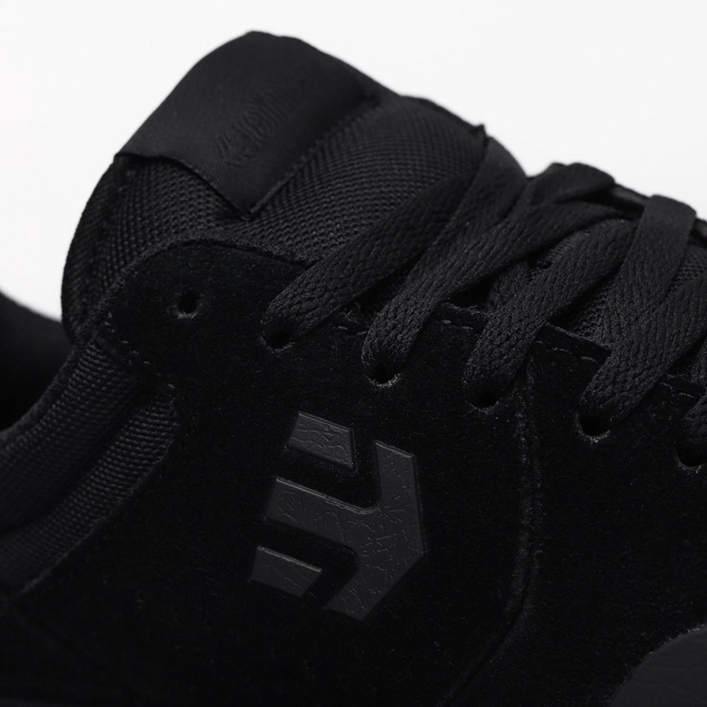 Etnies Marana – Iconic Pro Skate, Reinforced Michelin Cupsole, Cushioned Feel, 3X More Durable - Black/Black/Black - 10