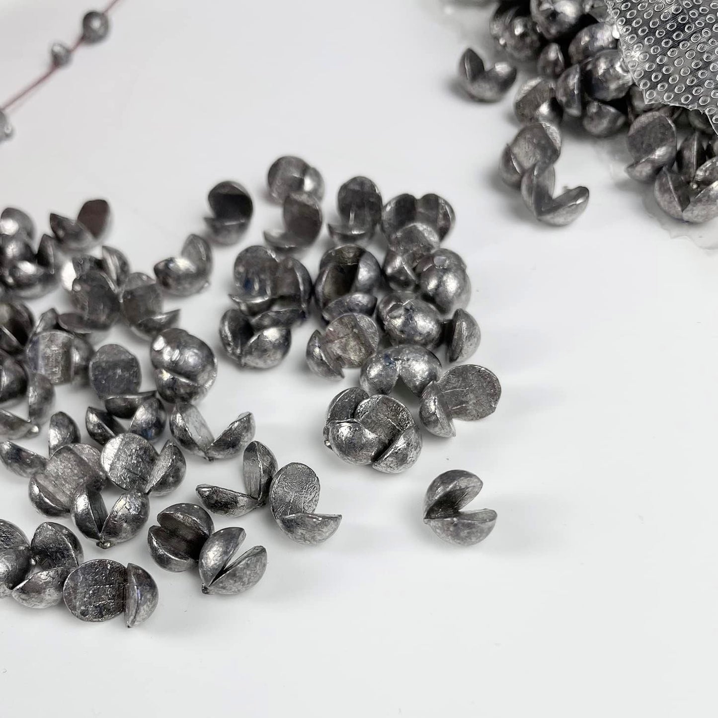 Skiennix Removable Split-Shot Fishing Sinkers - 500 Pcs Lead Weights for Enhanced Casting