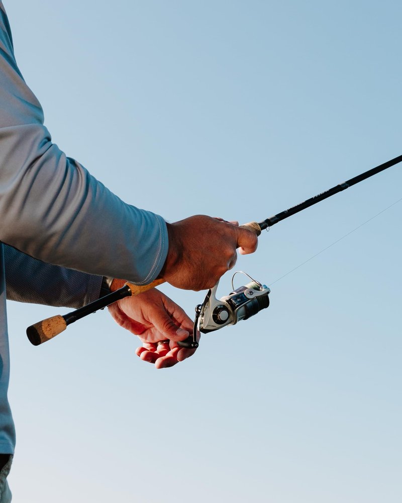 Pflueger Trion Spinning Reel, Size 20 Fishing Reel, Right/Left Handle Position, Graphite Body and Rotor, Corrosion-Resistant, Aluminum Spool, Front Drag System,Silver