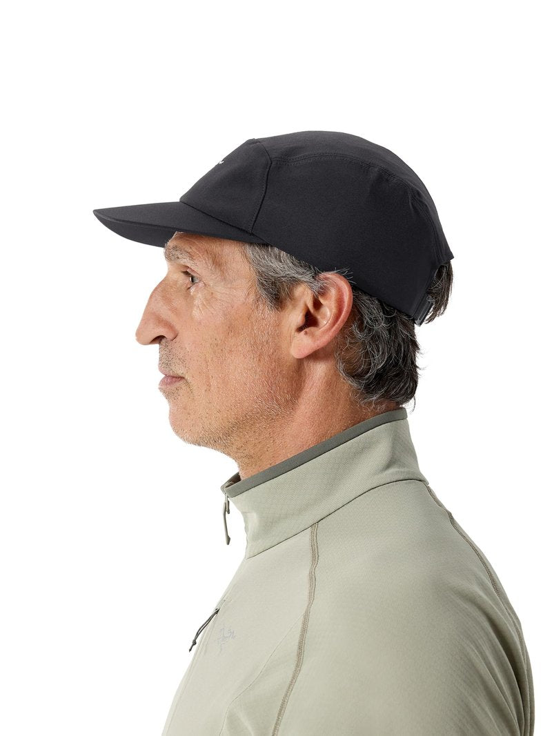 Arc'teryx Gamma 5 Panel Cap | Softshell Cap for Sun (and Rain) Coverage | Black/Arctic Silk, Large X-Large