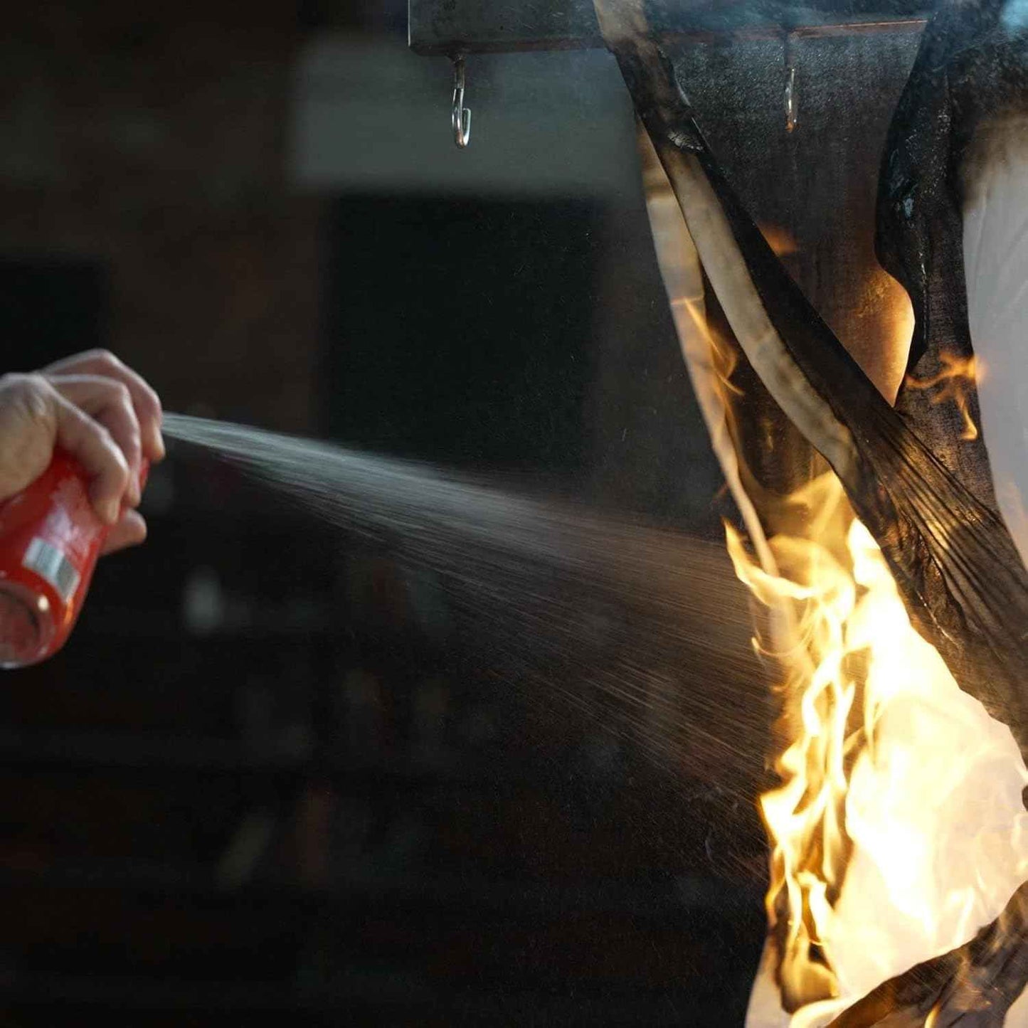 LifeSafe Technologies StaySafe All-in-1 Portable Fire Extinguishing Spray | Compact Fire Spray Smothers 10 Types of Fires | Non-Toxic, Non-Hazardous & Eco-Friendly for Home, Kitchen and Garage