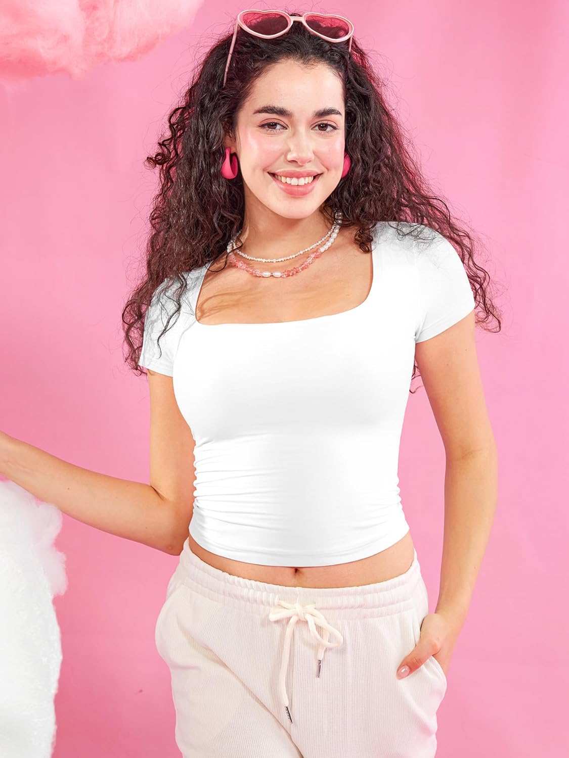 YEOREO Women's Slim Fit Crop Top - Short Sleeve Scoop Neck Design | Stylish Double-Lined T-Shirt
