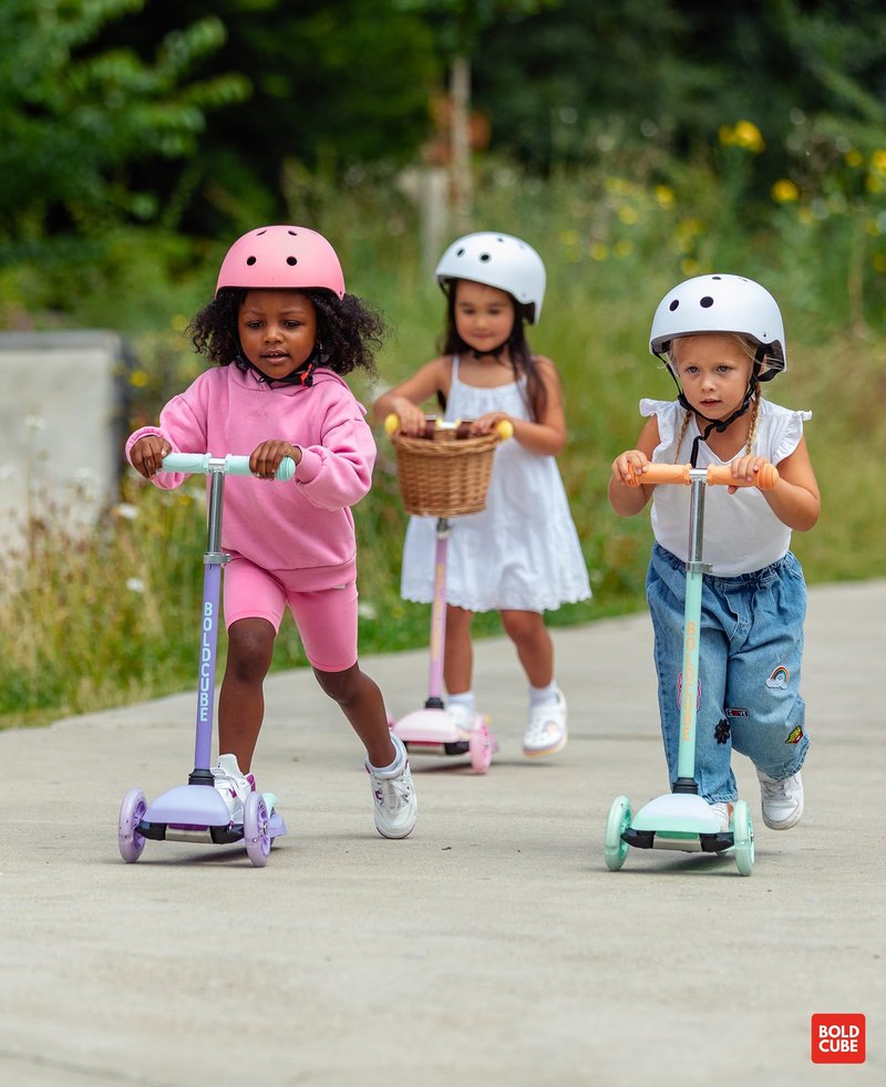 BOLDCUBE Teeny | 3 Wheel Scooter for Kids & Toddlers Ages 3-6 Years | Flashing Wheels | Height Adjustable 53 to 70 cm | My First Scooter