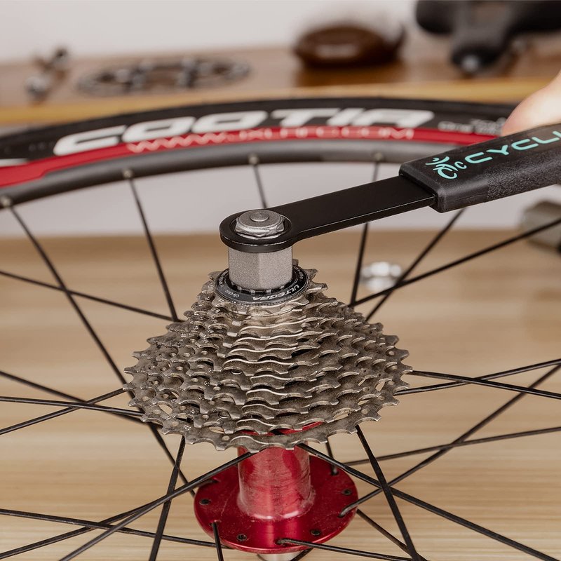 cyclists Bike Cassette Lockring Tool - Cassette Removal Tool with Guide Pin - Bicycle Freewheel Remover for Shimano Sram