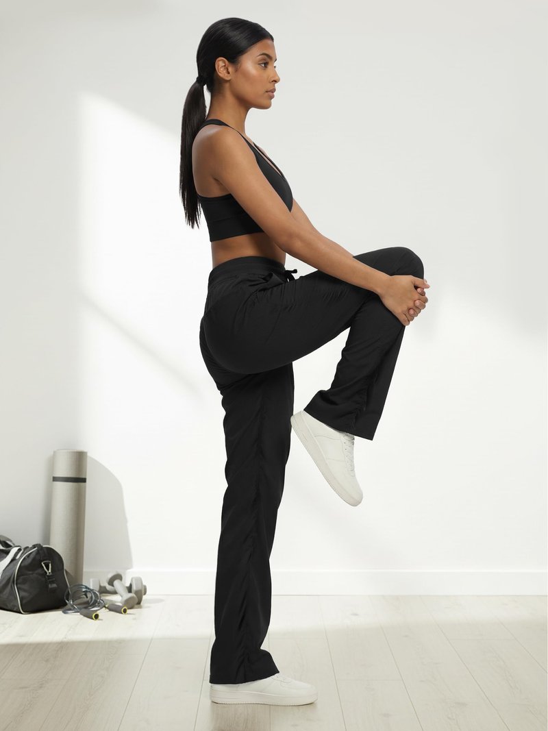 Prettyleaf Petite Women's 26" Inseam Dance Studio Pants Lightweight Travel Athletic Pocket Joggers, Black, Small