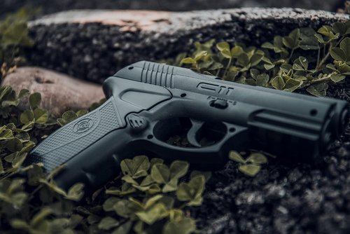 Crosman Semi-Auto Air Pistol - High-Performance Shooting Experience | Compact Design for Easy Handling