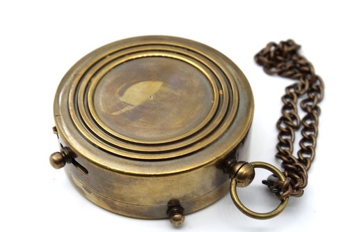 US HANDICRAFTS “Trust in The Lord” Engraved Brass Compass with Wooden Case – Christian Gift for Men, Religious Baptism & Confirmation Gift, Inspirational Graduation & Birthday Present