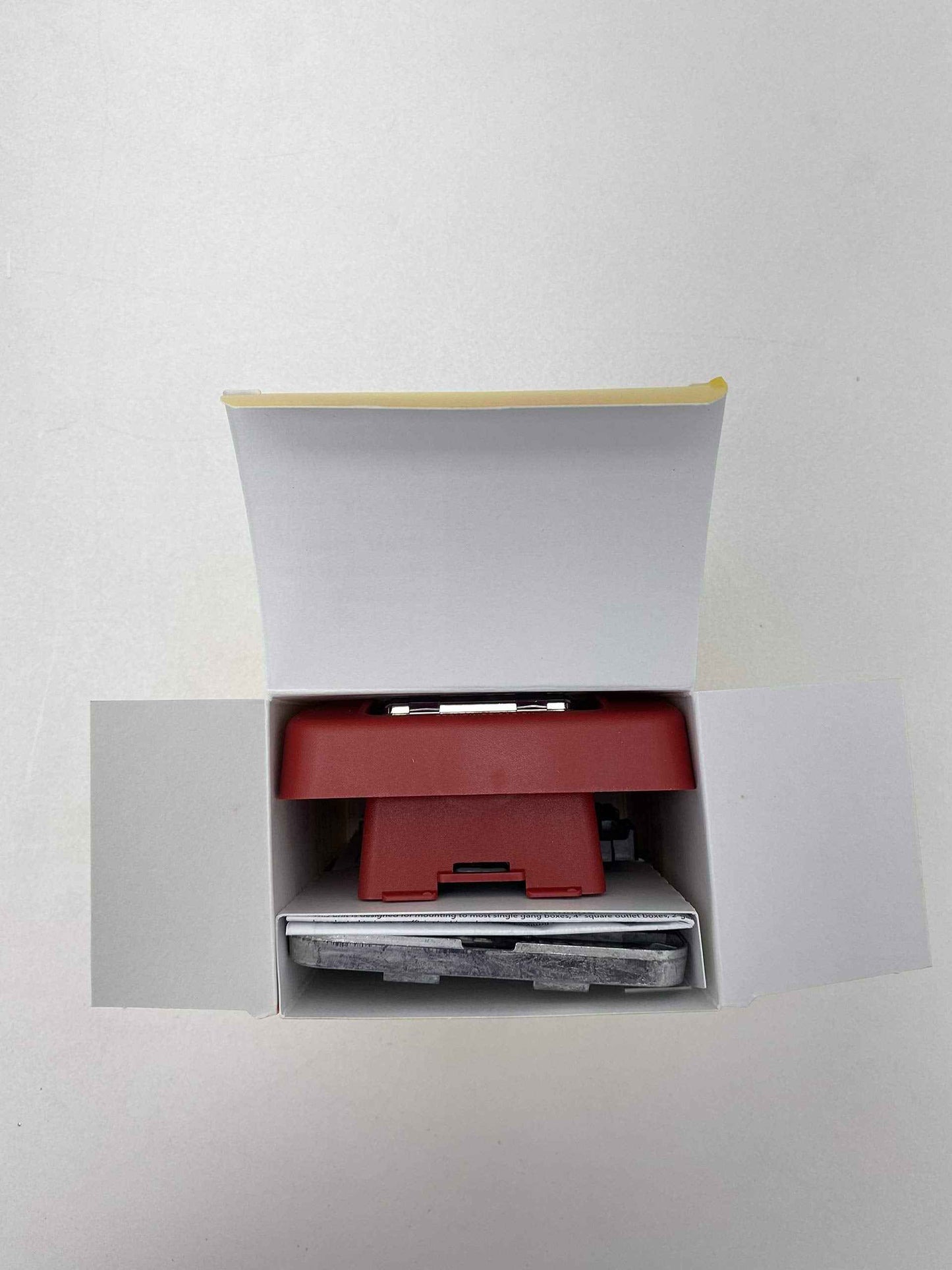 Gentex GES3-24WR 24VDC Selectable Candela Low Profile Evacuation Strobe - Red Faceplate