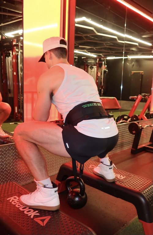 Brute Belt – The Ultimate Nylon Dip, Pull-Up and Squat Belt for Strength Training (Black, Medium)