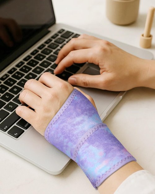 Lalapapa 2 Pack Wrist Brace for Women, Adjustable Fits Both Right & Left Hands for Night Support Tendonitis Carpal Tunnel Arthritis Lifting Arthritis Tennis Sprained Typing Sports, Tie-Dye Print