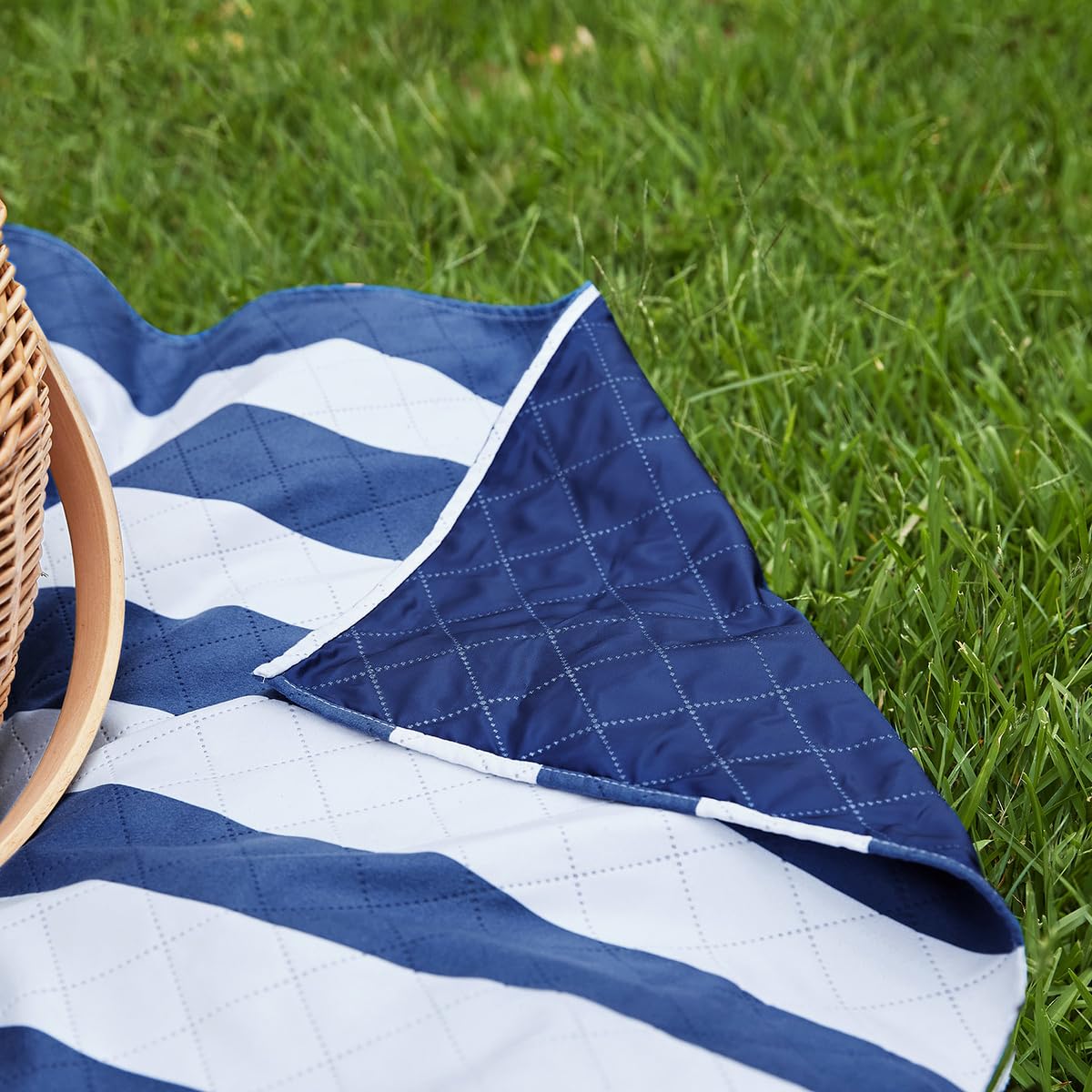 Dock & Bay Picnic Blanket - Quick Dry & Water Resistant - 100% Recycled Materials - Large (66x66) - Whitsunday Blue