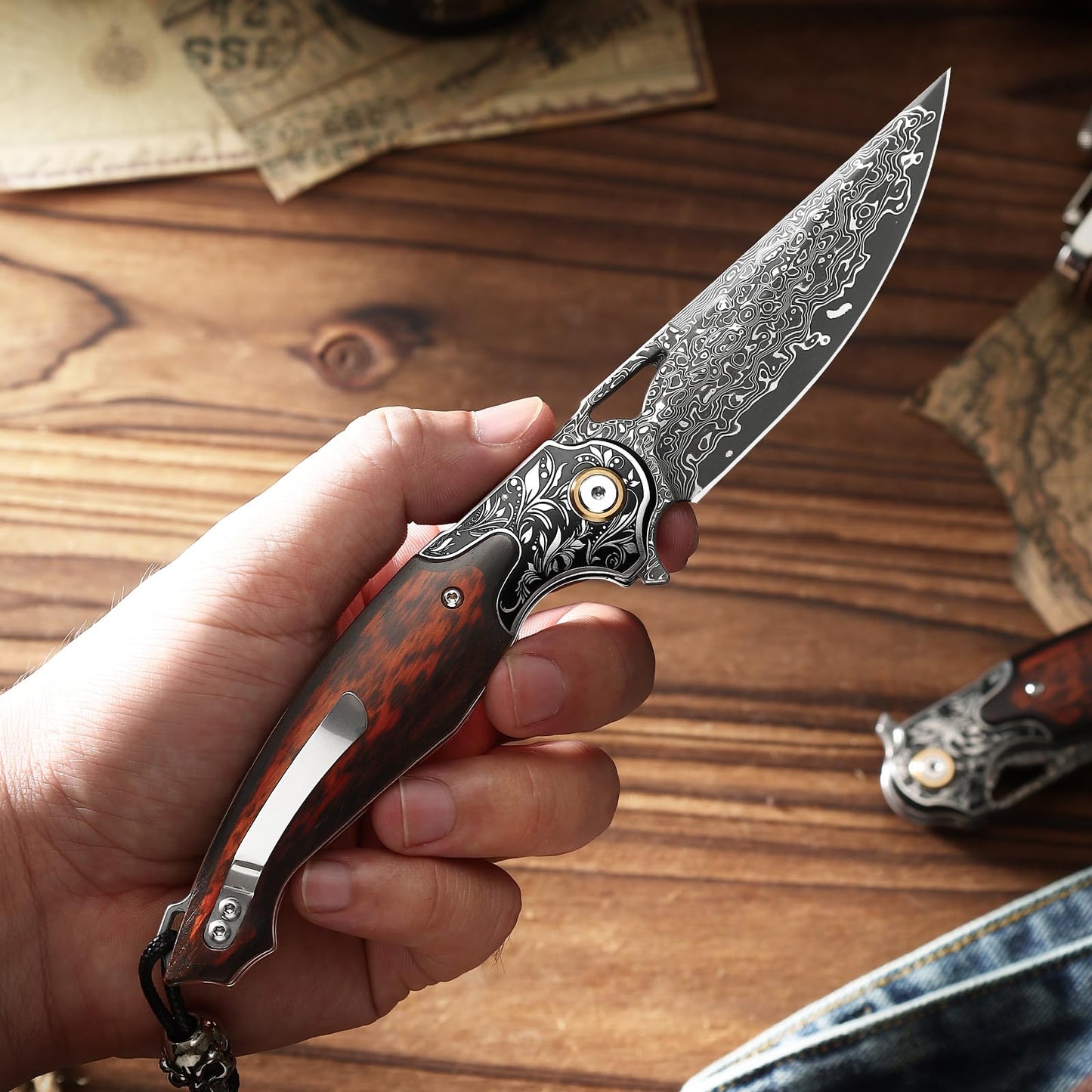 Handmade Men's and Women's EDC Pocket Knife，Damascus Steel Folding Knife，Features a leather sheath and pocket clip.Non-slip wooden handle，For mountaineering trips, outdoor adventures, and jungle camping