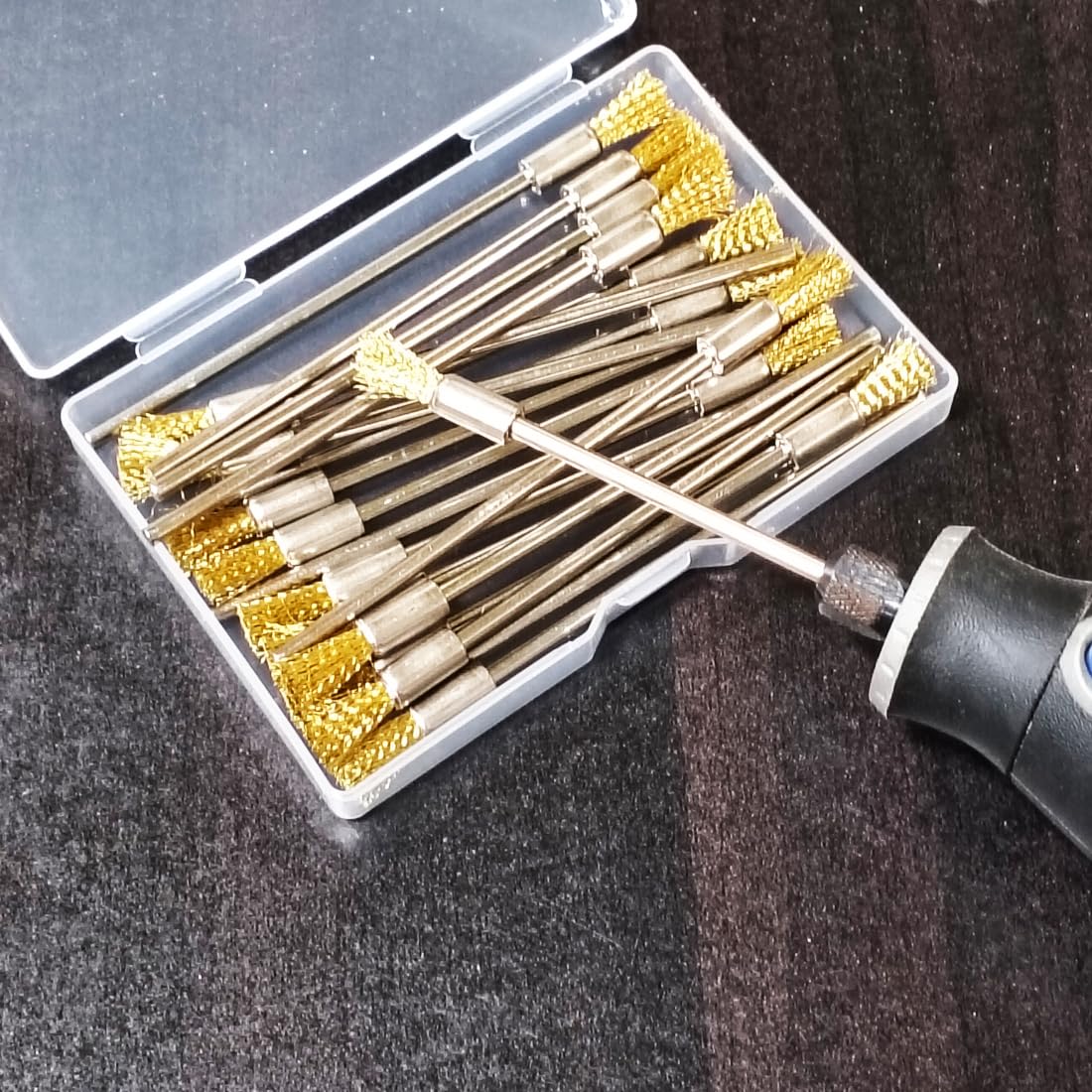 Luo ke 20 Pcs Extended Shank Brass End Brushes, 1/8'' Extra Long Shank Pen Shape Rust Paint Removal Bits Wire Brush for Rotary Tools