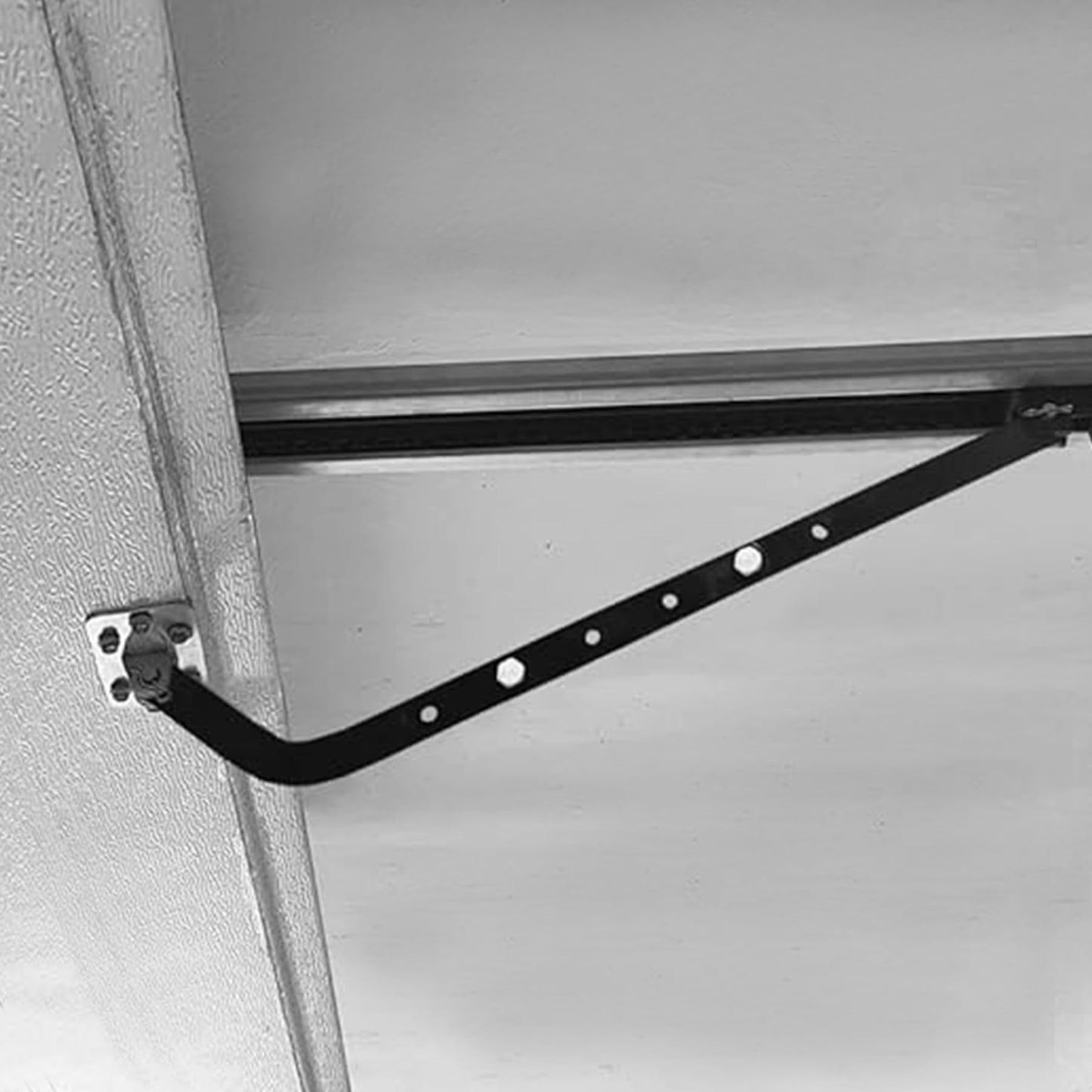 Garage Door Curved Opener Bracket Arm, Garage Door Opener Connector, Compatible with Most Garage Doors, Black (Black)