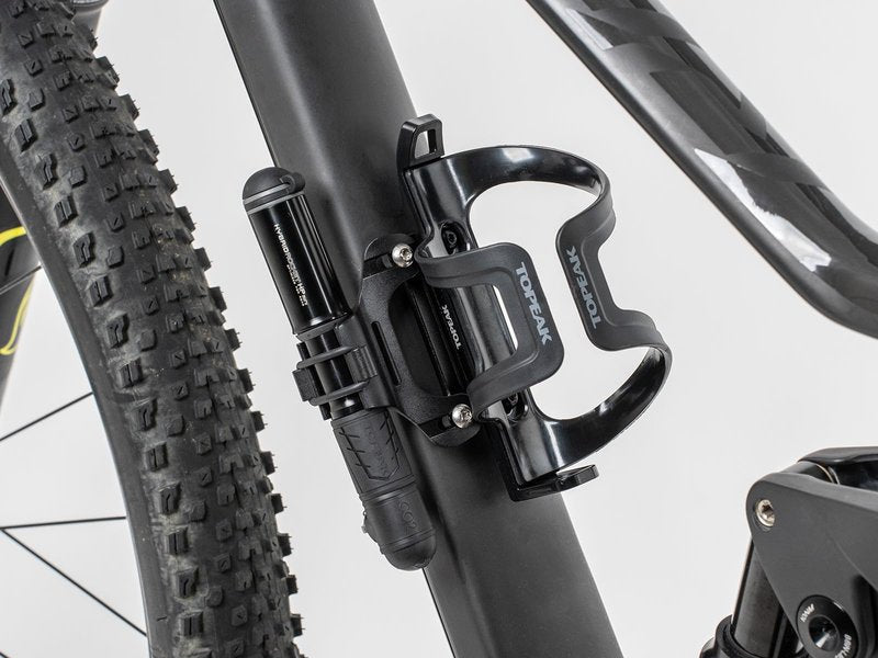 Topeak Cage Mount Expander (TAPM02) – CNC Aluminum Bottle Cage Adapter with 20mm Left/Right Offset, Pump Bracket Mount Option, Lightweight 15g Design, Compatible with Standard 65mm Bottle Cage Mounts
