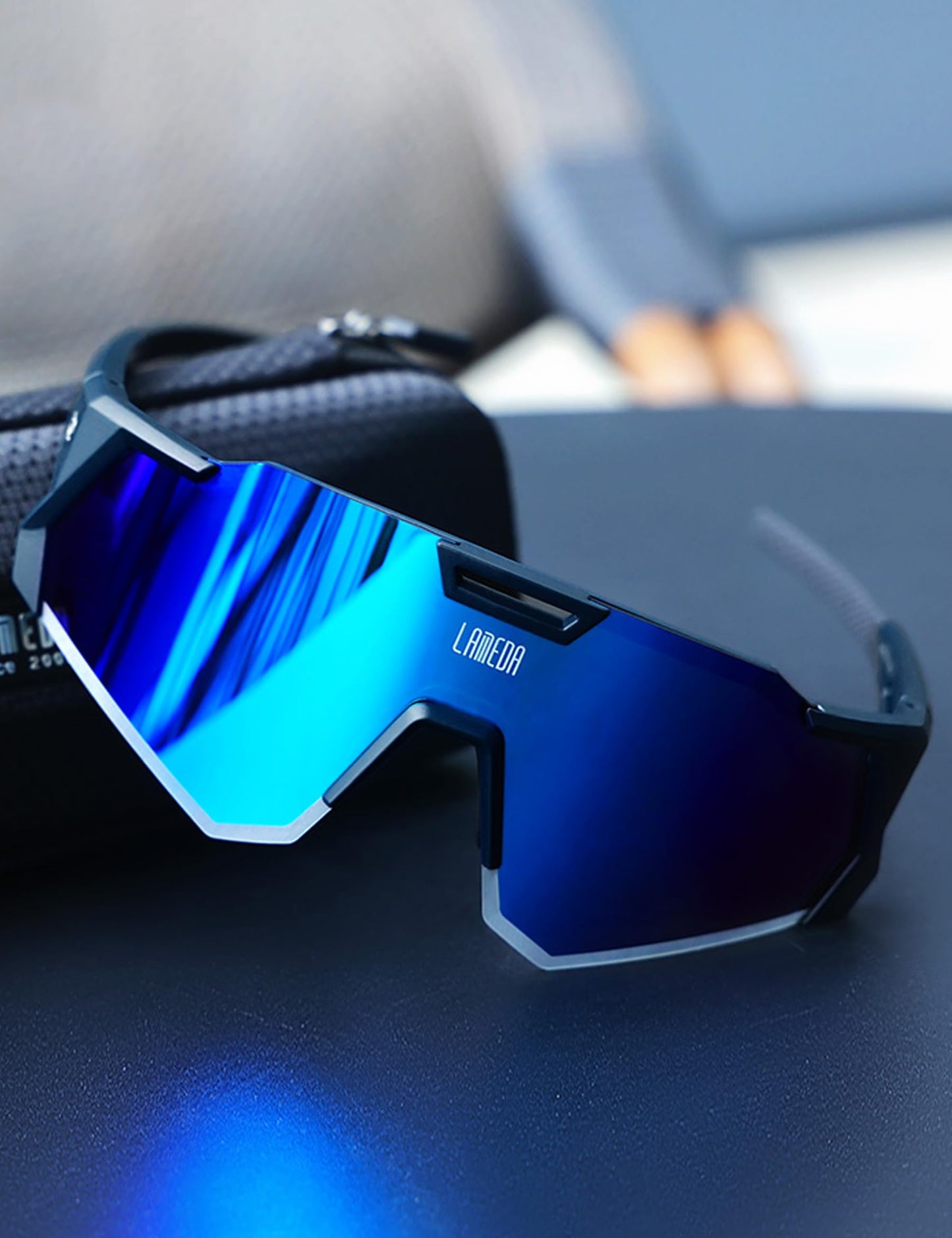 LAMEDA Polarized Sports Sunglasses for Men Women, High Definition UV Protection Cycling Glasses Sunglasses for Biking Fishing Running