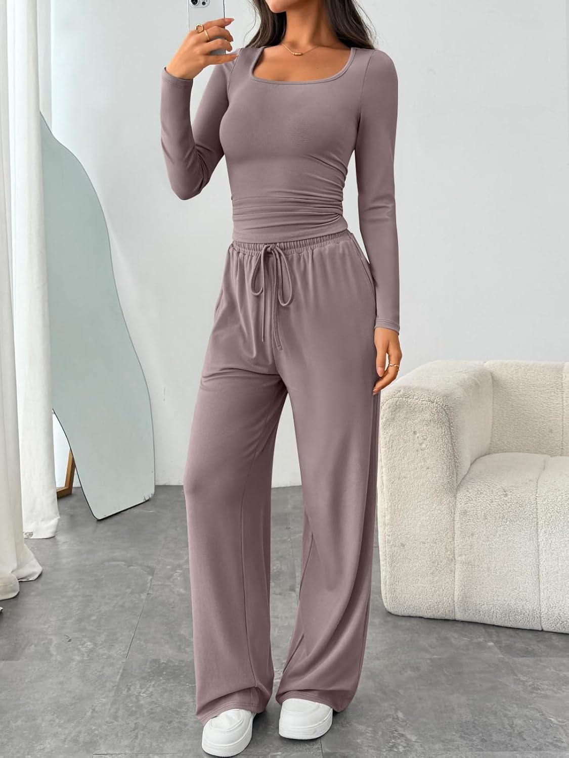 Trendy Queen 2-Piece Lounge Set - Women's Scoop Neck Crop Top & Wide Leg Pants with Pockets