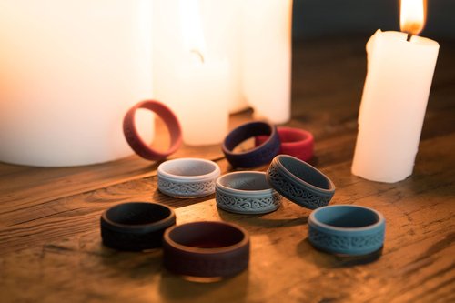 KAUAI Silicone Wedding Rings for Men. Elegant. Timeless. Leading Brand for Comfort & Design in Mens Bands. Active Crossfit Workout Gym Band. Classic Unisex Couples Ring