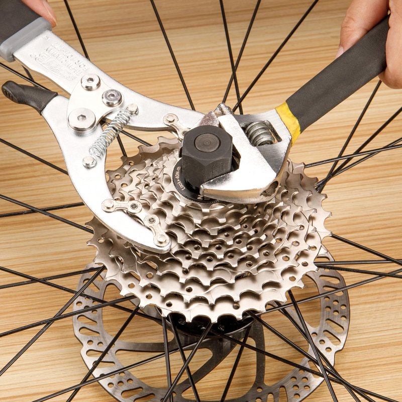 Super B Cassette Removal Tool Kit - Cassette Pliers & Lock Ring Tool for Shimano Hg Cassette/Freewheel Install Removal – for Road or Mountain Bikes Cassette Removal (TB-FW42)
