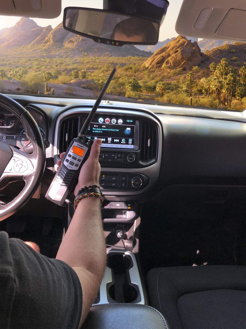 Uniden PRO501HH Pro-Series 40-Channel Portable Handheld CB Radio/Emergency/Travel Radio, Large LCD Display, High/Low Power Saver, 4-Watts, Auto Noise Limiter, NOAA Weather, and Earphone Jack