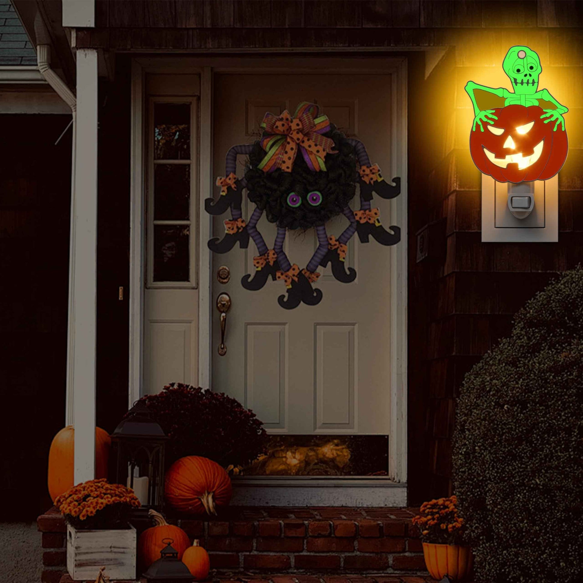 KUNDGLA Night Lights Plug into Wall,Halloween Skull Pumpkin 7W Plug in Night Light Dusk to Dawn 3000K Warm White Nightlight Switch-On/Off for Adult Kids Room Bathroom Hallway Kitchen Home Party Decor