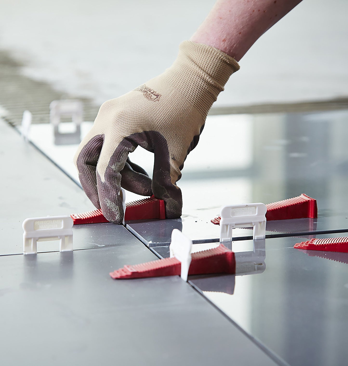 Perfect Level Master 300pcs T-Lock Tile Leveling System Wedges Kit