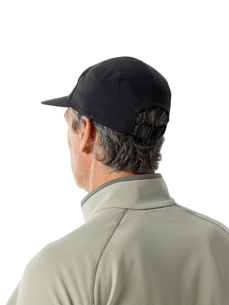 Arc'teryx Gamma 5 Panel Cap | Softshell Cap for Sun (and Rain) Coverage | Black/Arctic Silk, Large X-Large