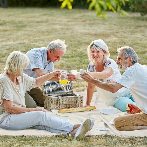 Hahafelt Extra Large Outdoor Picnic Blanket Oversize Beach Woven Cotton Yarn Blanket with Fringe Machine Washable Sandproof Portable for Spring Summer Camping Beach Park (Beige)