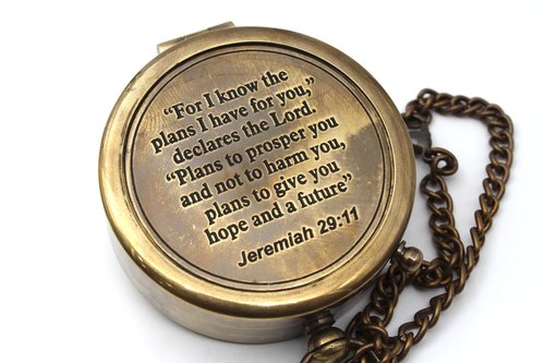 US HANDICRAFTS “for I Know The Plans I Have for You” Engraved Brass Compass – Jeremiah 29:11 Scripture Compass with Wooden Case – Christian Gift for Men, Boys, Baptism, Confirmation & Graduation