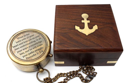 US HANDICRAFTS “Trust in The Lord” Engraved Brass Compass with Wooden Case – Christian Gift for Men, Religious Baptism & Confirmation Gift, Inspirational Graduation & Birthday Present