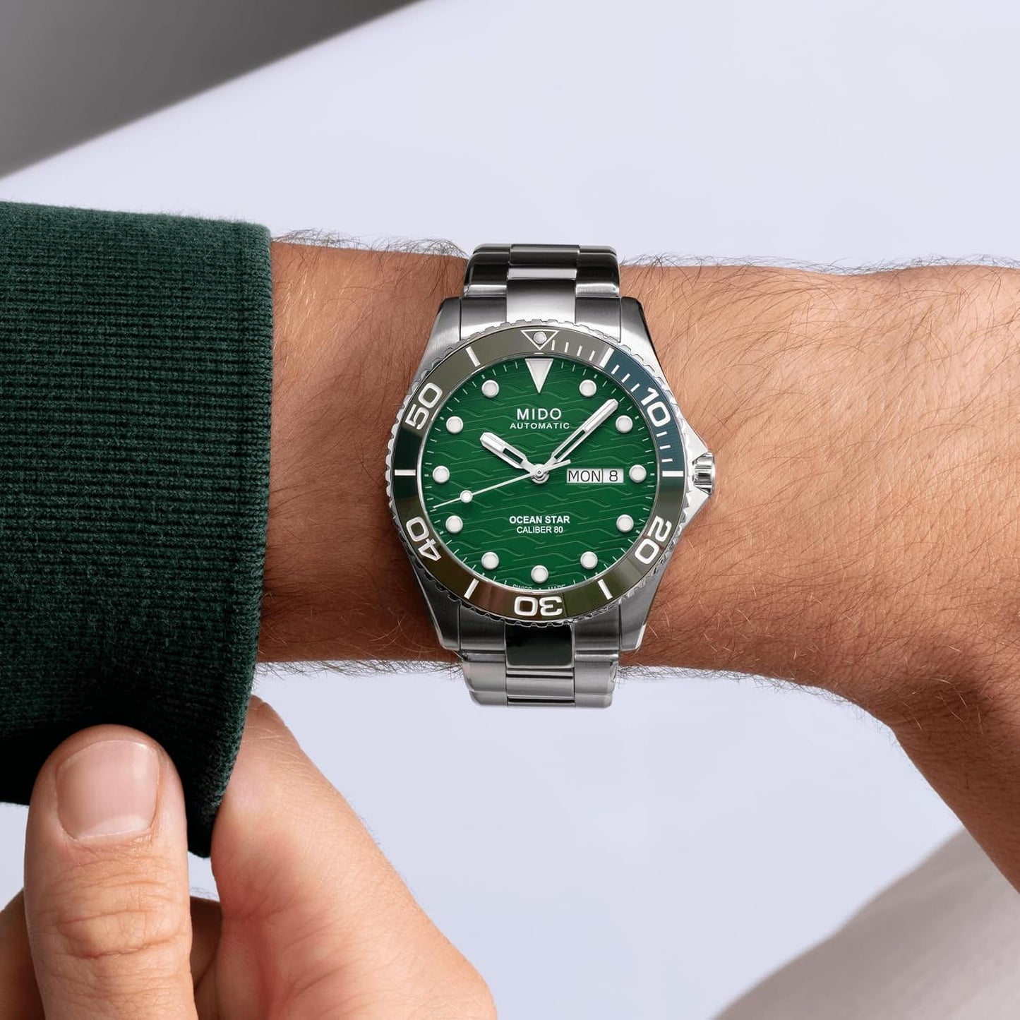MIDO Ocean Star 200C - Swiss Automatic Diving Watch for Men - 42.5mm Stainless Steel Case | Rotating Ceramic Bezel
