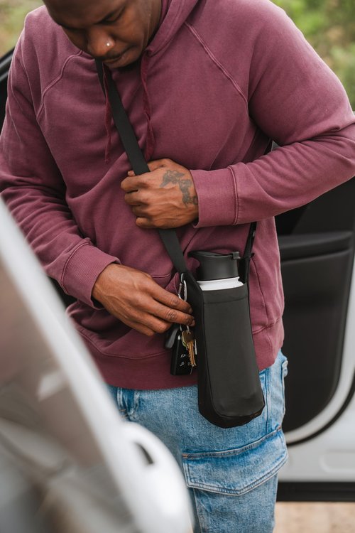 ChicoBag Adjustable Bottle Sling rePETe + Refine (Obsidian)